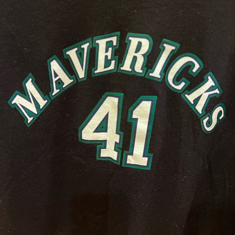 New no tags men’s Mavericks Black t-shirt 100% cotton